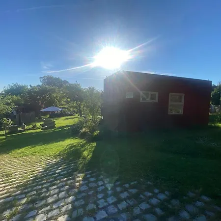 Tiny House 47 *